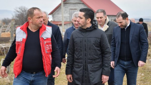 МОМИРОВИЋ ПОРУЧИО ИЗ СЈЕНИЦЕ: Снажно и стабилно домаће тржиште основ је за јачање домаће индустрије (ФОТО)