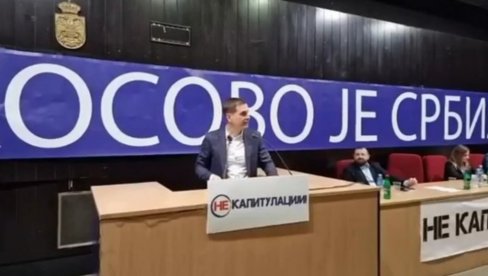 NE BRINE MNOGO ZA KOSOVO: Jovanović na tribini o KiM priča o nameri da ruši Vučića (VIDEO)