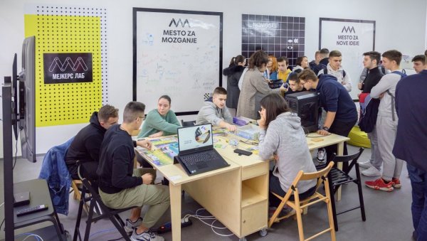 УЧИОНИЦА БУДУЋНОСТИ У КЊАЖЕВЦУ: Техничка школа једна од 11 у којој ће ђаци да уче у специјално уређеном простору