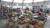 DESET KALA 1.200, ORHIDEJE DO 1.700 DINARA: Ruže najtraženije pred 8. mart - ovo su cene cveća na pijacama