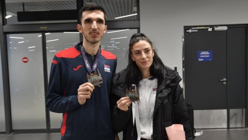 PONOSNI IVANA I ELZAN: Atletičari se vratili u Srbiju (VIDEO)