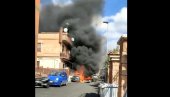 STRAVIČAN PRIZOR U ITALIJI NAKON SUDARA AVIONA: Jedan se srušio nasred ulice, piloti POGINULI na mestu (VIDEO)