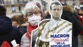 FRANCUZI NA ULICAMA: Plakati protiv predsednika Makrona