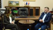 SA ZIJADE O IMPLEMENTACIJI POSTIGNUTIH DOGOVORA: Dalibor Jevtić sa predstavnicom UN na KiM