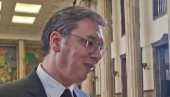 CVEĆE ZA ŽENE ZAPOSLENE U PREDSEDNIŠTVU Vučić: Mali znak pažnje za svu energiju koju daju - one su te koje donose rezultat (VIDEO)