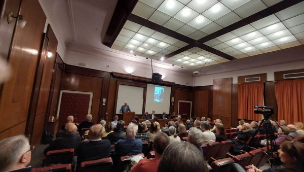 ЈУГОСЛОВЕН ДО КРАЈА: У Коларчевој задужбини представљена књига Сећања Васе Чубриловића