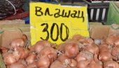 KILOGRAM CRNOG LUKA I DO 300 DINARA: Veća potražnja, ali i slabija ponuda podigle cenu povrća u Beogradu