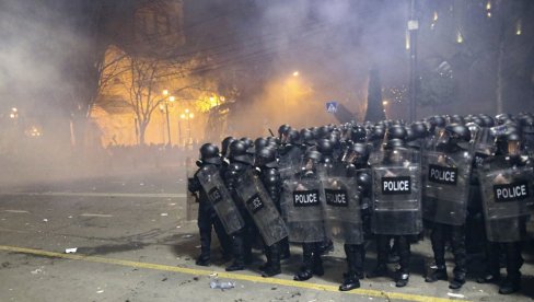 NASILNI PROTESTI U TBILISIJU: Uhapšeno 77 demonstranata (FOTO)