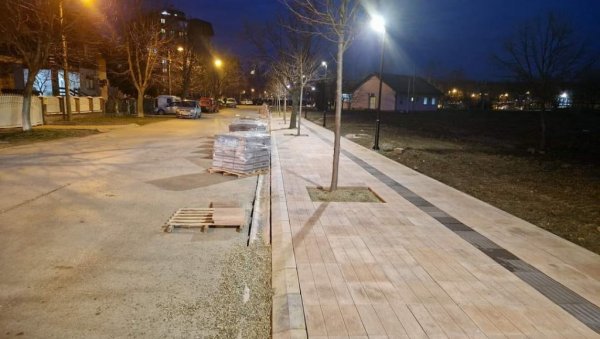 НАСТАВЉЕНО УРЕЂЕЊЕ КОСТОЛЦА: Обнављају паркинге, тротоаре, фудбалски стадион