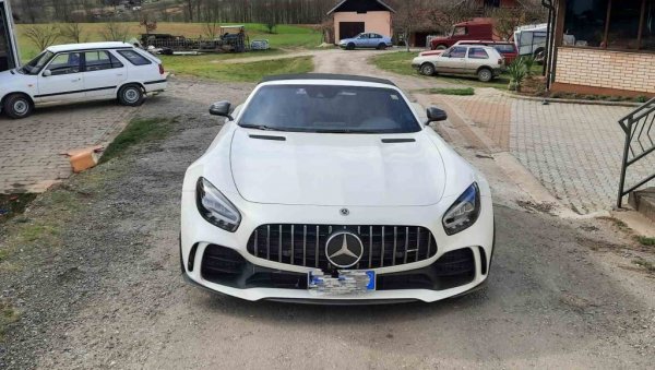 ВРЕДАН ЈЕ 200.000 ЕВРА И ИМА ИХ 750 НА СВЕТУ: Скупоцени мерцедес украден у Загребу, а пронађен у Лакташима