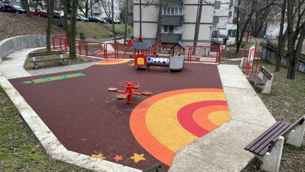 БРИГА О ДЕЦИ И ПЕНЗИОНЕРИМА: Раковица има два модерна дечја игралишта и обновљен кошаркашки терен, али и кутак за сениоре