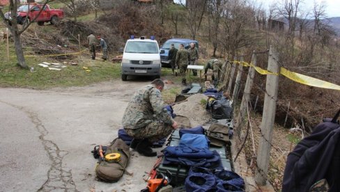 UKLANJAJU IH RUČNO: Počelo deminiranje u zvorničkom selu Šetići