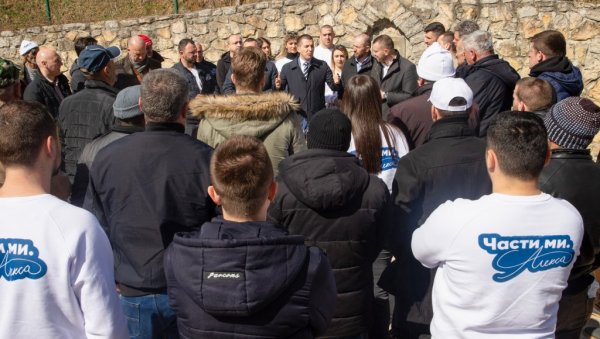 БЕЧИЋ У ПЕТЊИЦИ: Сваки део Црне Горе наша кућа