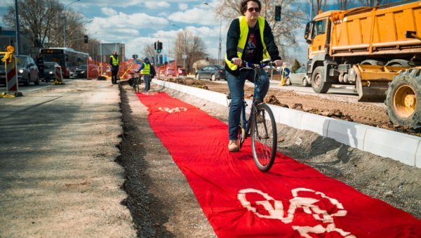 БИЦИКЛИСТИ НЕЋЕ НОВЕ ТРАКЕ: Незадовољство због радова у Вишњичкој улици