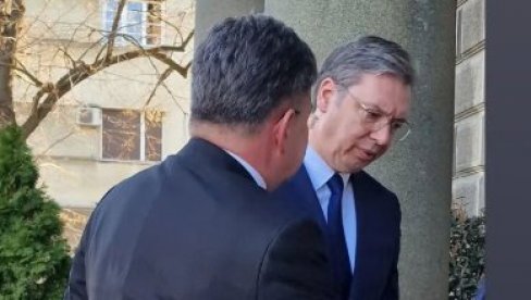 SASTANAK POČEO U 14 I 30: Vučić se sastao sa Lajčakom u Beogradu