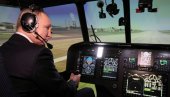 PUTIN U KOKPITU HELIKOPTERA: Ruski predsednik isprobao simulator letenja Mi-171A2