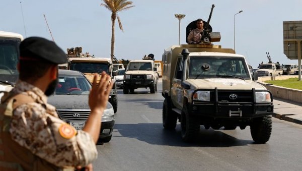 ПРВА ЗВАНИЧНА ПОСЕТА: Руска војна делегација стигла у Либију