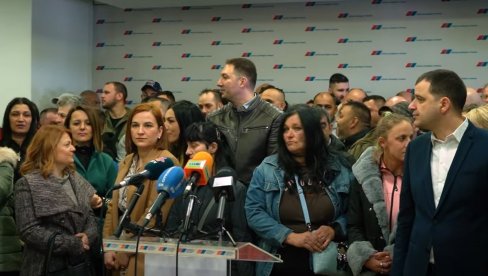 PREKO 100 ČLANOVA POKS IZ NOVOG SADA PRISTUPILO SNS: Podržali politiku Aleksandra Vučića