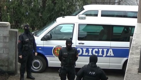 ZAPLENA POLA TONE SKANKA: Crnogorska policija na prelazu Božaj uhapsila Albance