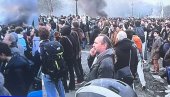 GORE BARIKADE: Francuzi spontano izašli na ulice posle odluke vlasti da na silu progura zakon o penziji