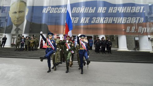 VAŠINGTON GURA HAG U LOV NA PUTINA: Ulogu proksi ratnika protiv Moskve preuzeo zlosrećni Međunarodni sud