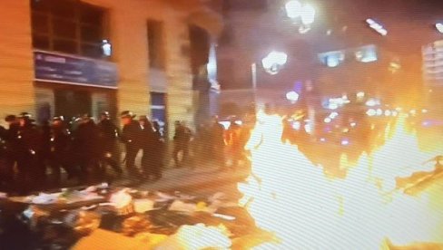 ESKALACIJA U PARIZU: Paljevine i hapšenja na sve strane