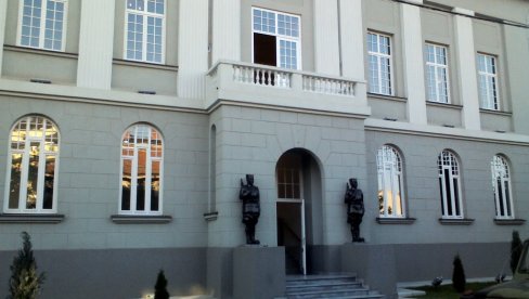 РОКЕНРОЛ ТРИПТИХ У ВРАЊУ: Непролазна музика оплењењена поезијом