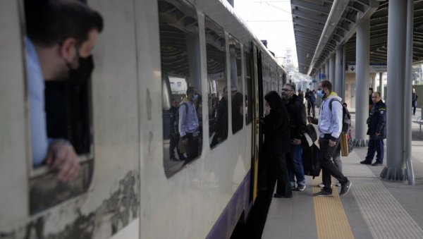ТРИ НЕДЕЉЕ НАКОН ТРАГЕДИЈЕ: Грчка покренула железнички саобраћај