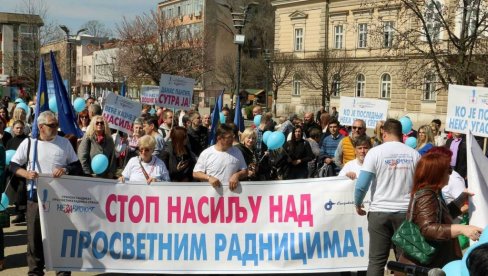 PROTEST NEKOLIKO STOTINA PROSVETNIH RADNIKA U SMEDEREVU: Traže zaustavljanje nasilja nad nastavnicima
