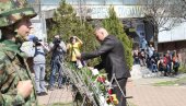KOD SPOMENIKA POGINULIM U NATO AGRESIJI I ORUŽANIM AKCIJAMA: Obeležena godišnjica NATO agresije