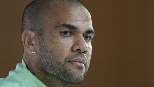 ДАНИЈУ АЛВЕШУ СЕ НЕ ПИШЕ ДОБРО: Бившем фудбалеру Барселоне прети озбиљна затворска казна