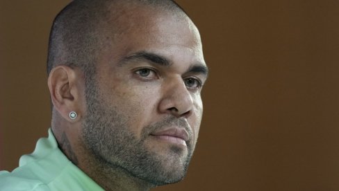 ДАНИЈУ АЛВЕШУ СЕ НЕ ПИШЕ ДОБРО: Бившем фудбалеру Барселоне прети озбиљна затворска казна