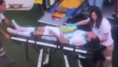 ХОРОР У ШПАНИЈИ: Гудељ хитно пребачен у болницу! Брат српског репрезентативца се без свести срушио на терен (ВИДЕО)