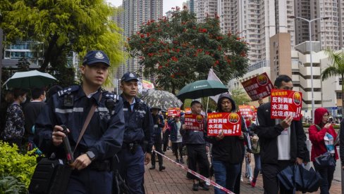PROTESTI U HONG KONGU: Prvo okupljanje posle ukidanja pandemijskih mera u kineskom gradu