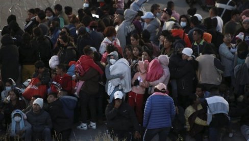 ŽELE POČETI RELOKACIJU ŠTO PRE: Britanska ministarka otkrila koja je zemlja bezbedna za preseljenje migranata