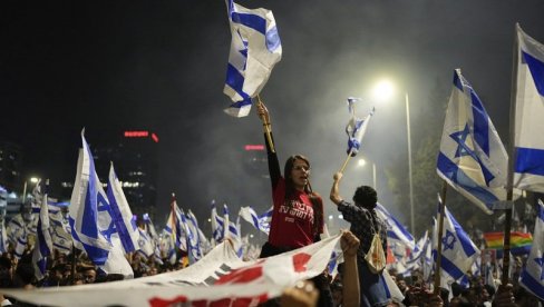 NAPETO U TEL AVIVU: Desetine hiljada ljudi protestovalo je protiv reforme pravosuđa