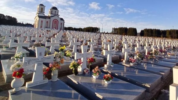 ВОЈНИЧКО СПОМЕН-ГРОБЉЕ У СОКОЦУ ОД САДА СЕ ЗОВЕ НОВИ ЗЕЈТИНЛИК: Вечна кућа за око 1.000 погинулих српских бораца