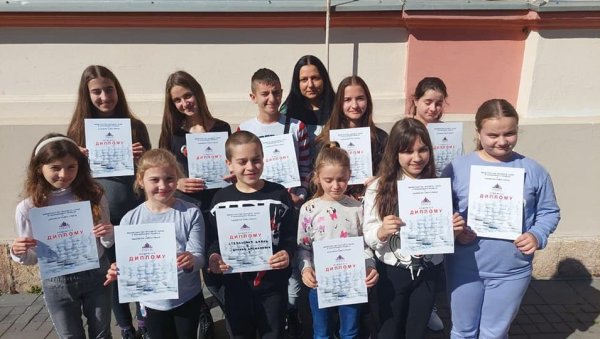 ШАМПИОНИ ПОМОРАВЉА У ШАХУ:  Ђаци сикиричке школе победили на окружном такмичењу