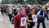 ТУГА И ЧЕКАЊЕ ИМАЈУ ОБЛИК САТА: Породице несталих и погинулих три деценије носе тешко емоционално бреме