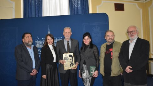 LAUREAT SELIMIR RADULOVIĆ: Na dan smrti Dušana Vasiljeva u Kikindi uručena književna nagrada koja nosi njegovo ime (Foto)