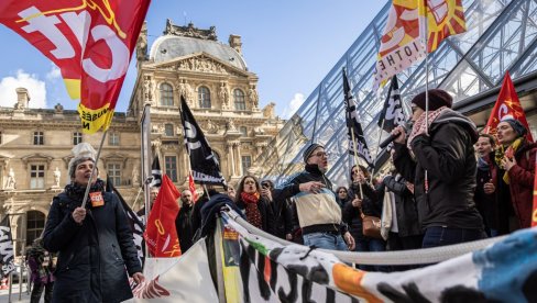 МОНА ЛИЗА НЕЋЕ КАО СТАРИЦА У ПЕНЗИЈУ: Штрајкачи у понедељак блокирали Лувр (ФОТО/ВИДЕО)