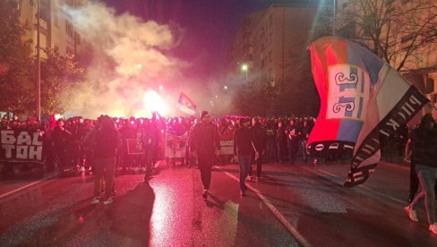 SRBI ZAPALILI PODGORICU: Pogledajte potpunu euforiju uoči meča Crna Gora - Srbija (VIDEO)