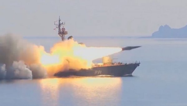 МОСКИТ П-270 ПРЕЦИЗАН НА УДАЉЕНОСТИ ОД ОКО 100 КИЛОМЕТАРА: Русија испалила крстареће ракете на лажну мету у Јапанском мору (ВИДЕО)