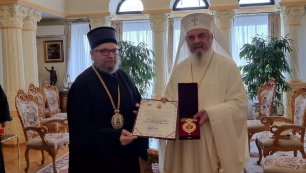 РУМУНСКИ ПАТРИЈАРХ ДАНИЛО ОДЛИКОВАО СРПСКОГ ВЛАДИКУ: Настављамо да градимо пријатељске односе наше две цркве и наших народа
