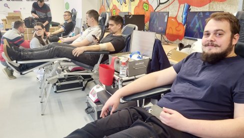 HUMANOST UZ VR NAOČARE: U novosadskom NTP organizovana akcija davanja krvi na poseban način: