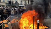 ŽESTOKI SUKOBI SA SPECIJALCIMA: Novosti na protestima u Parizu - letelo kamenje, ispaljeni suzavci (FOTO/VIDEO)