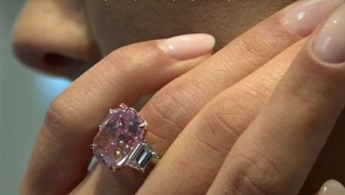 VEČNO RUŽIČASTO - PRAVI DRAGULJ: Jedinstveni dijamant spreman za prodaju na aukciji za basnoslovnu sumu (VIDEO)