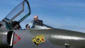 ČUVALI SU OTADŽBINU U NAJTEŽIM TRENUCIMA: Ministar Vučević obišao legendarnu 98. vazduhoplovnu brigadu (FOTO)