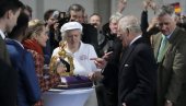 ČARLS TREĆI PRAVIO SIR I JEO TORTU: Britanski kralj nastavio posetu Nemačkoj