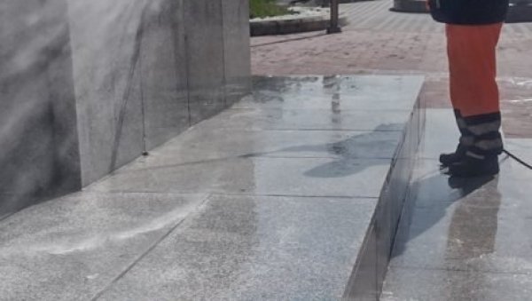 ИШАРАН СПОМЕНИК НИКОЛИ ПАШИЋУ Радници Градске чистоће очистили постамент